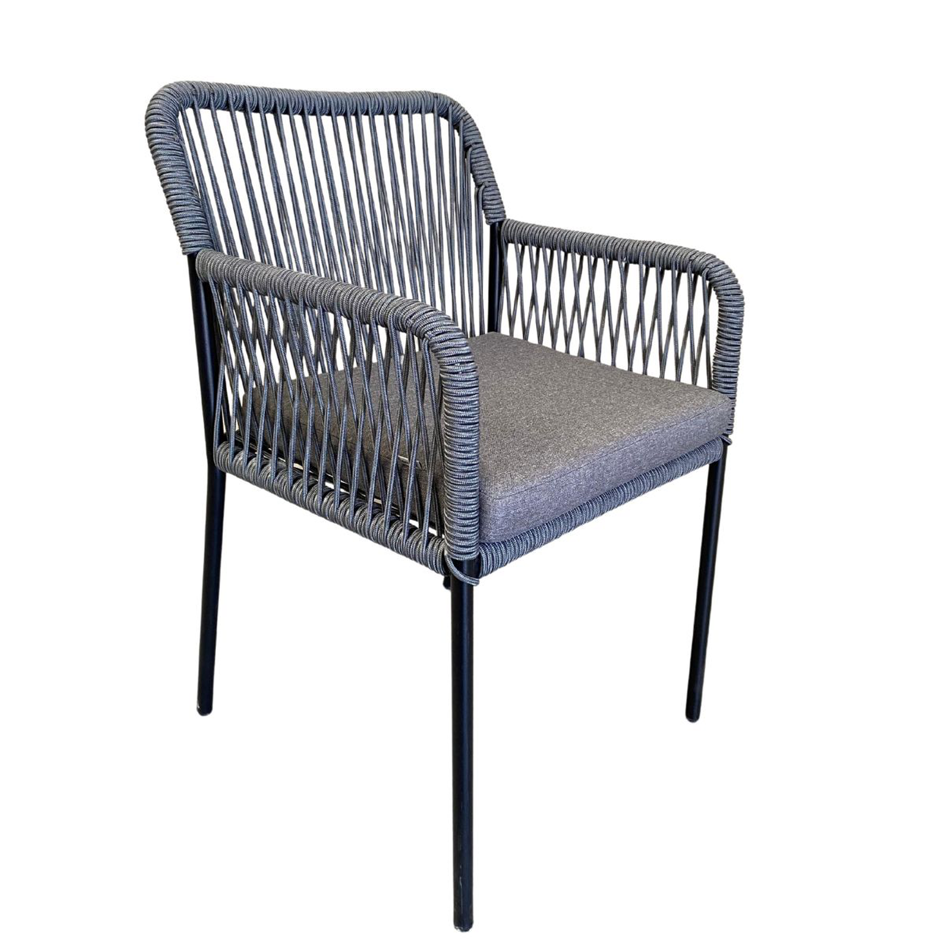 Chapala_silla_metal_negro_cuerda_gris_liso_con_cojin_curri.png