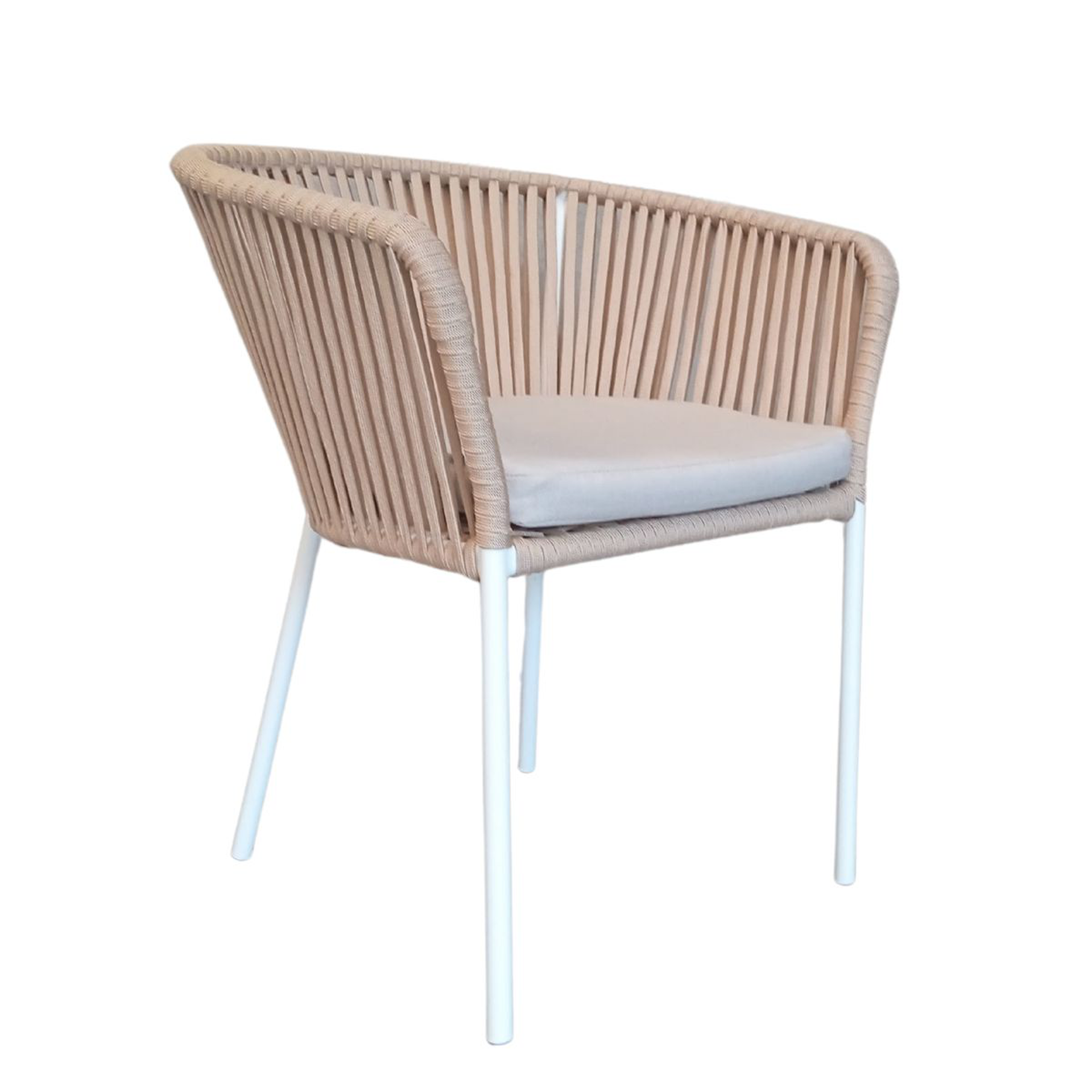 Jalisco_silla_metal_beige_cuerda_beige_cojin_asiento_en_curri.png